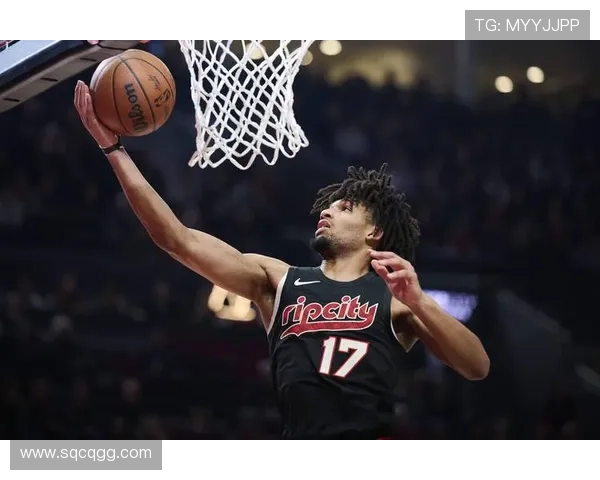 开拓者对阵鹈鹕夏季联赛精彩集锦 展现年轻球员潜力与激烈对抗